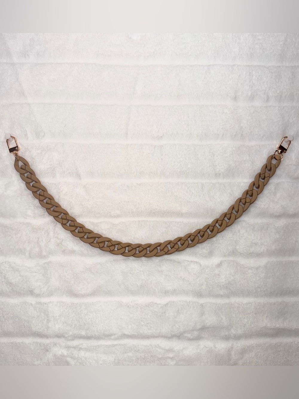 Matte Caramel Acrylic Small Link Bag Chain 17.5”
